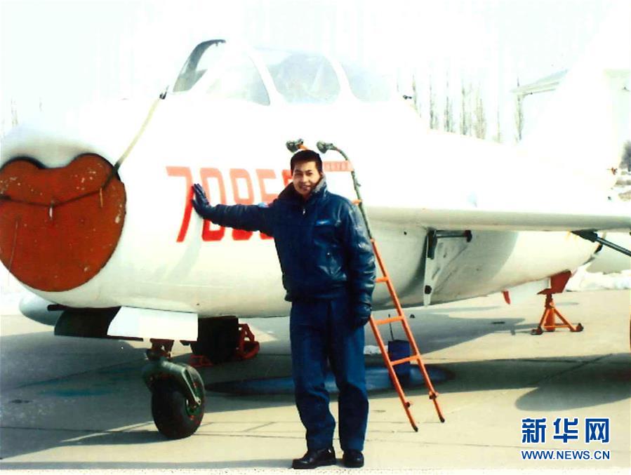 （建軍90周年&middot;英雄&middot;圖文互動(dòng)）（3）聽(tīng)，渤海灣有風(fēng)吹過(guò)來(lái)&mdash;&mdash;追記海軍某艦載航空兵部隊(duì)一級(jí)飛行員張超