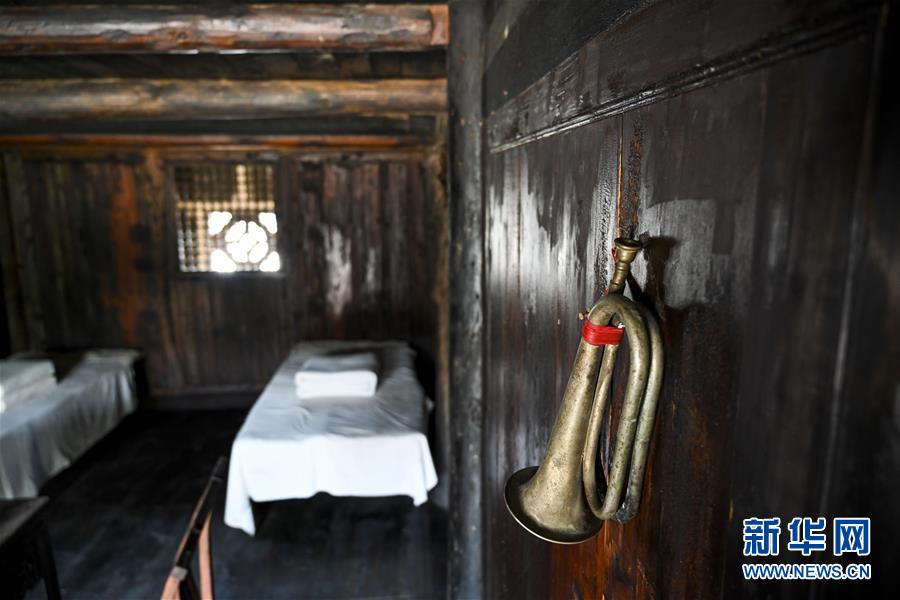 （壯麗70年&middot;奮斗新時(shí)代&mdash;&mdash;記者再走長征路&middot;圖文互動）（4）手捧棉被憶紅軍：走了那么多年，我們都念他們的好