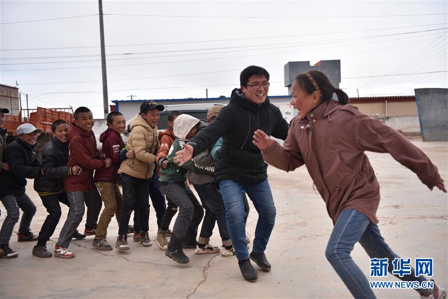 （不忘初心、牢記使命&middot;圖文互動）（7）青春之花綻放五千米云端&mdash;&mdash;記扎根海拔最高縣小學教師夫妻杜安東、曹曉花