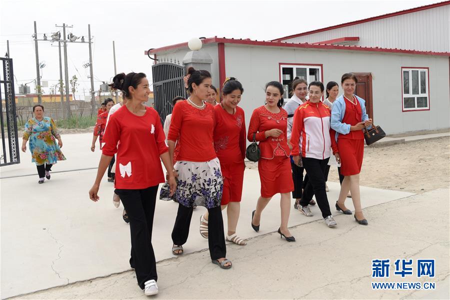 （決戰(zhàn)決勝脫貧攻堅(jiān)&middot;圖文互動）（5）&ldquo;她力量&rdquo;托起南疆脫貧攻堅(jiān)&ldquo;新引擎&rdquo;