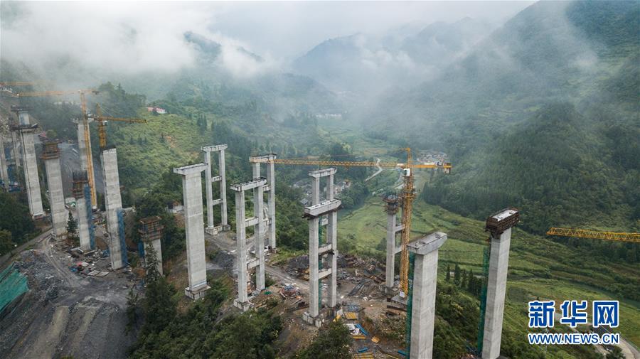 （壯麗70年&middot;奮斗新時代&mdash;&mdash;共和國發(fā)展成就巡禮）（8）人暢其行、貨暢其流&mdash;&mdash;共和國交通運輸業(yè)發(fā)展成就巡禮