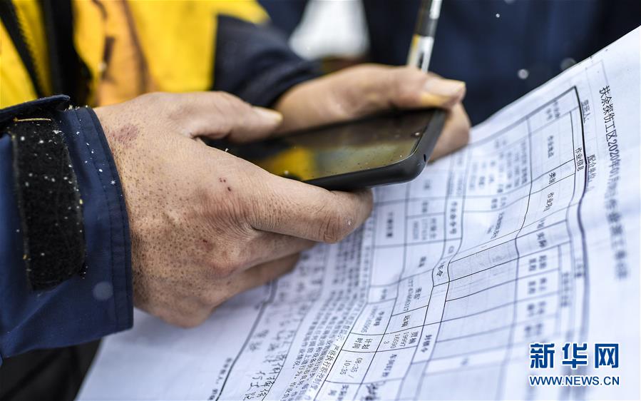 （新春走基層）（15）嚴(yán)寒下的&ldquo;鐵路醫(yī)生&rdquo;：風(fēng)雪中守護回家路