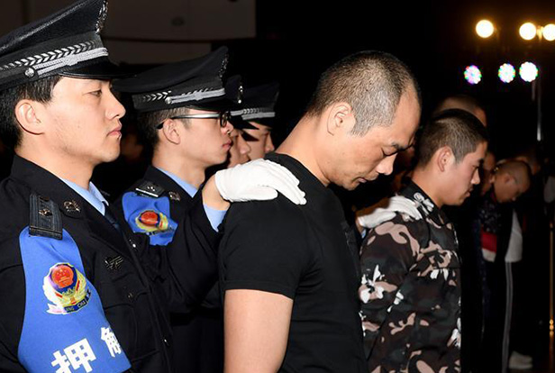 陜西省西安市新城區(qū)人民法院依法對韓某某等8人非法高利放貸、暴力討債涉黑一案公開宣判