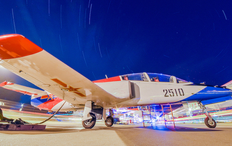 夜航｜戰(zhàn)鷹試翼，有你想不到的美