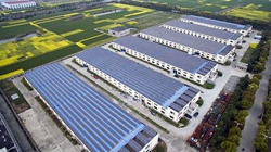 &ldquo;勞模&rdquo;臺(tái)商吳國(guó)瑞：人生像首歌，用心唱才會(huì)動(dòng)聽(tīng)