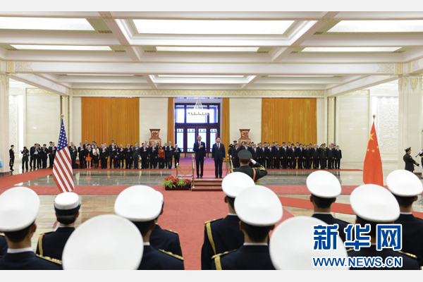 11月12日，國家主席習近平在北京人民大會堂舉行歡迎儀式，歡迎美國總統(tǒng)奧巴馬對中國進行國事訪問。 新華社記者 馬占成 攝