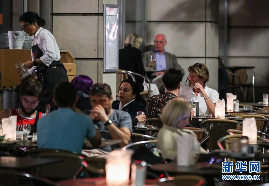 (國(guó)際)(3)德國(guó)柏林:夜來(lái)“菩提樹(shù)下”