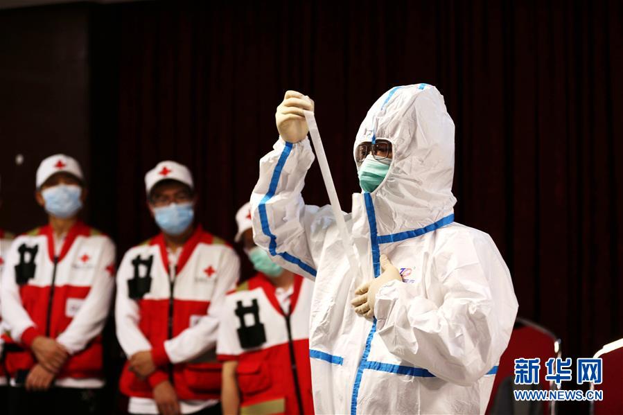 （國際疫情&middot;圖文互動）（6）通訊：經(jīng)驗豐富裝備精良 中國專家組在伊拉克助力抗疫